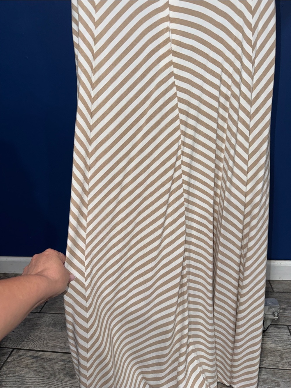 New York & Company - Beige Striped Halter Maxi Dress Size Small - Picture 15 of 16